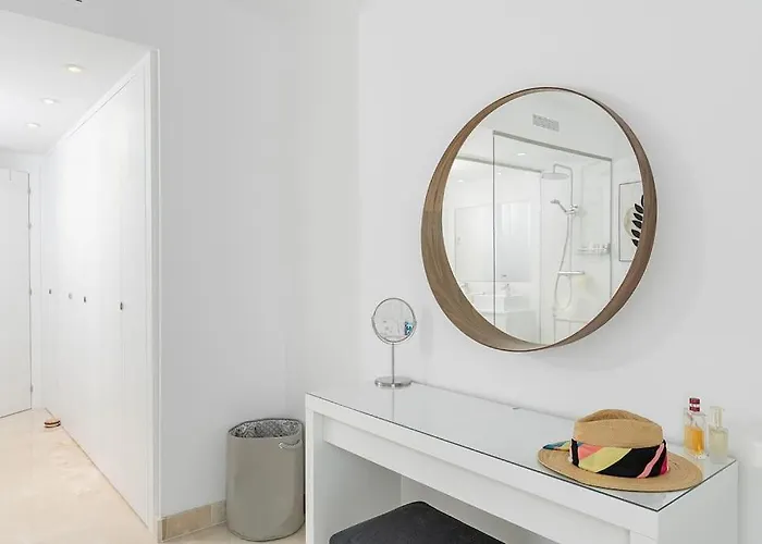 Lägenhet Deluxe 2 Bed Estepona