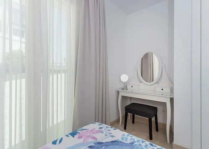 Lägenhet Deluxe 2 Bed Estepona