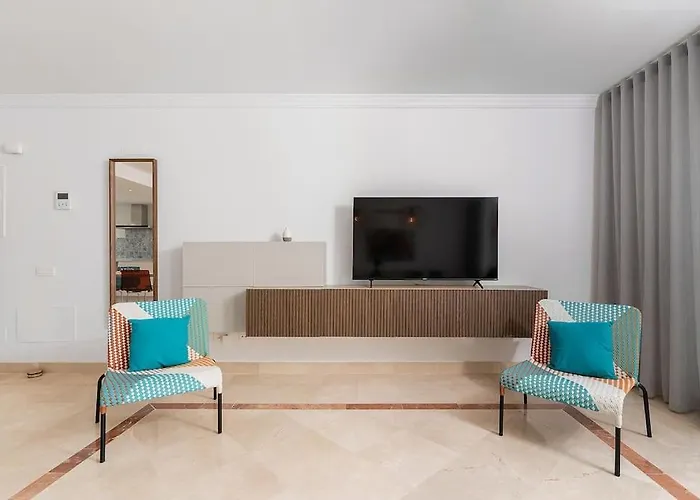 Lägenhet Deluxe 2 Bed Estepona