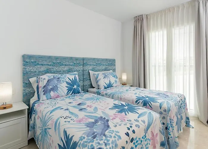 Lägenhet Deluxe 2 Bed Estepona