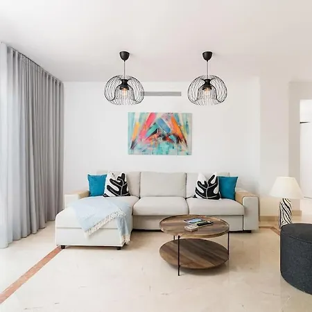 Deluxe 2 Bed Apartment Estepona