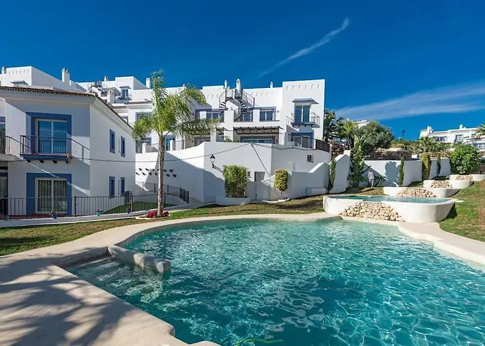 Deluxe 2 Bed * Εστεπόνα